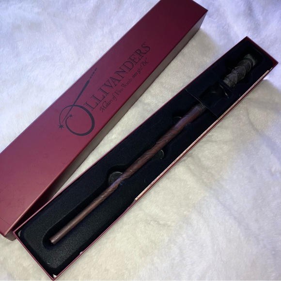 Olivanders Interactive Wand - Picture 3 of 8